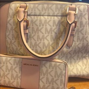 Michael Kors purse & matching wallet